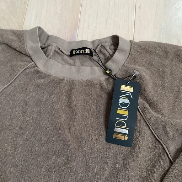 Suzie Kondi French terry Mouse raglan sleeve Top - Picture 3 of 11